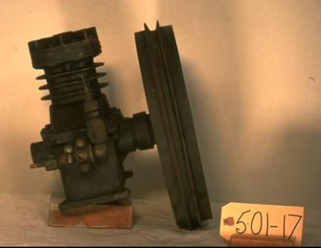 Twin cylinder compressor