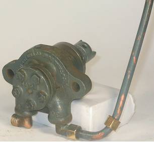 Single stage rotary gear pump
